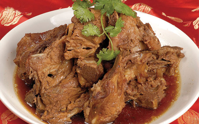 我家私藏的酱骨棒做法，不焯水直接炖，软烂脱骨，连汤都能拌饭吃！