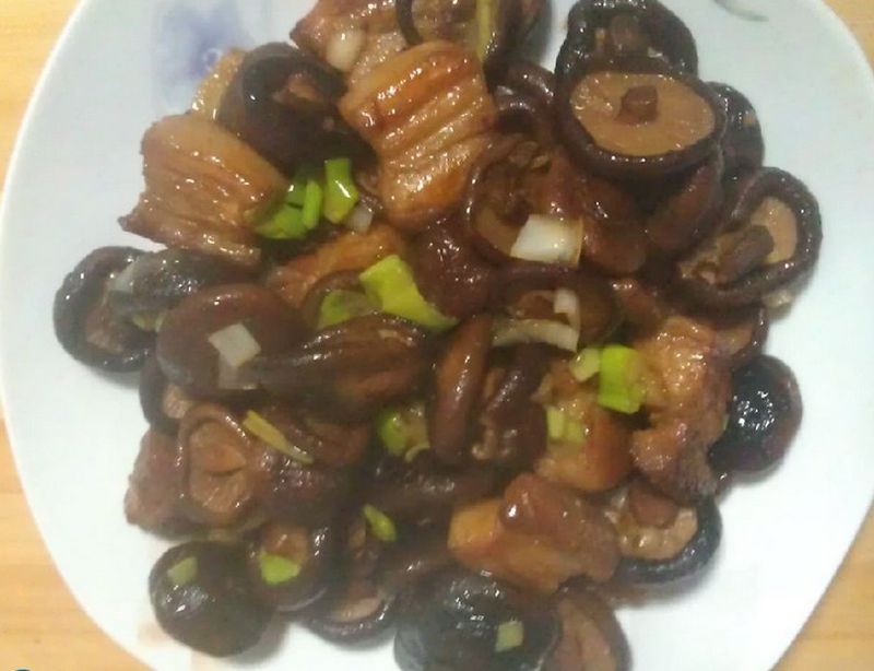 美的电压力锅食谱香菇红烧肉