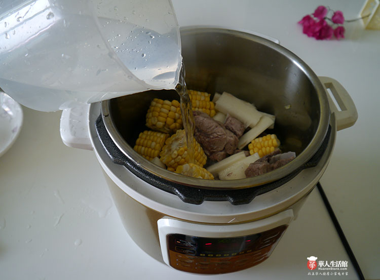 山药玉米排骨汤6