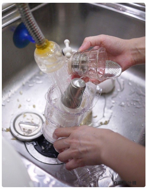 九陽手感擠壓原汁機 (2)