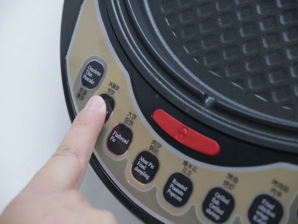 美国LIVEN利仁电饼铛LR-A434——制作鸡蛋饼