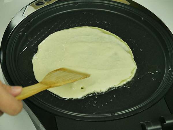 美国LIVEN利仁电饼铛LR-A434——制作鸡蛋饼
