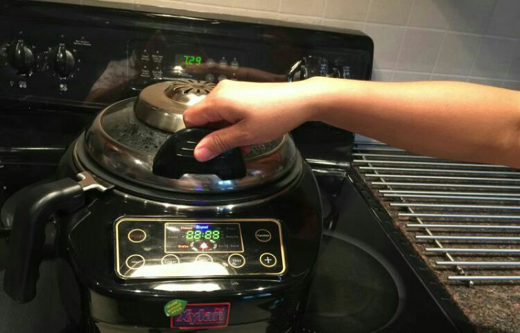 The Intelligent Robot Cooker Robot-06