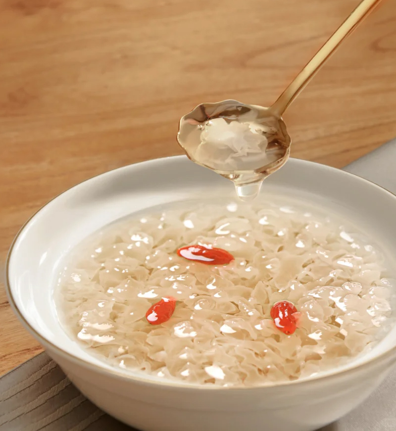 银耳莲子羹