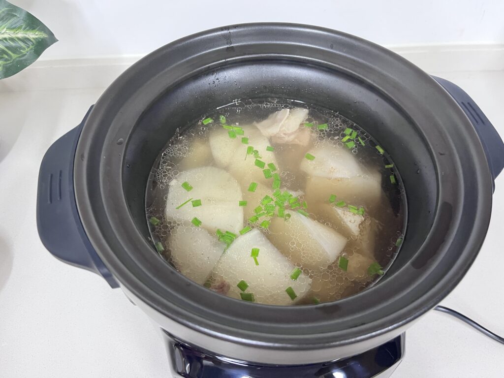 joydeem电炖锅煲牛腩汤