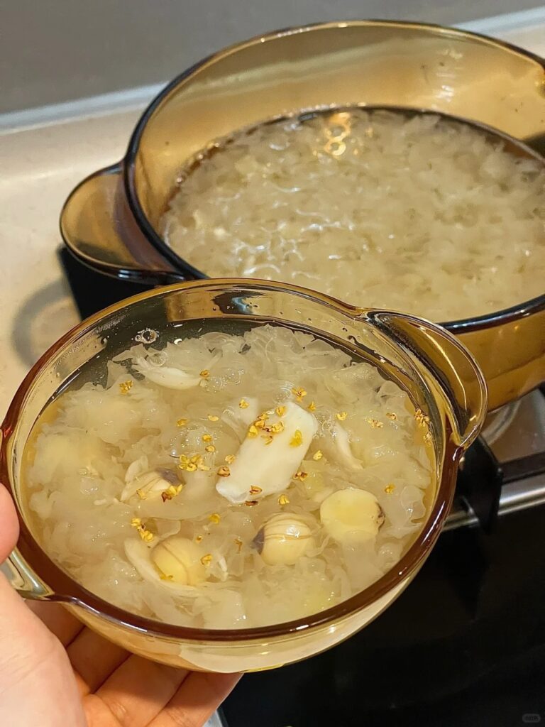 银耳莲子百合羹