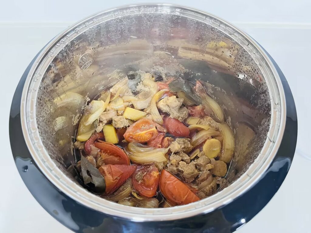 Joydeem电炖锅炖牛腩
