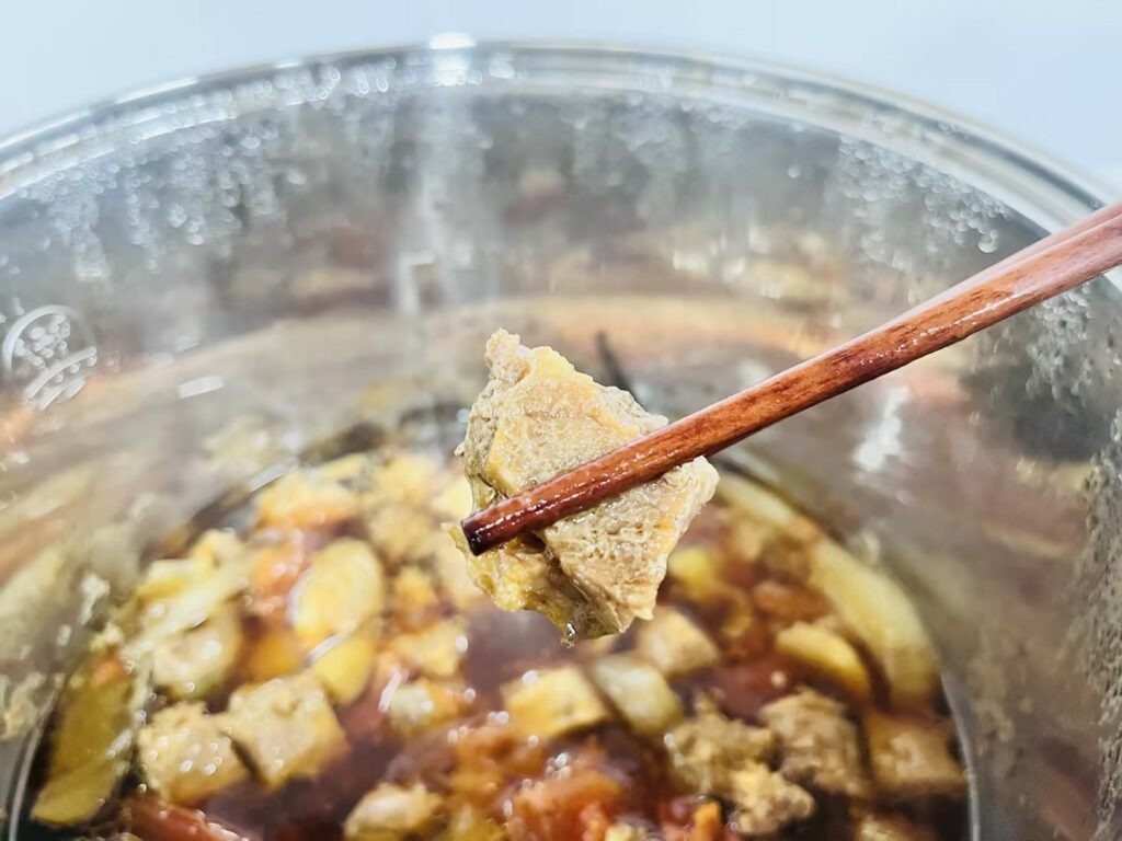 Joydeem电炖锅炖牛腩软烂入味
