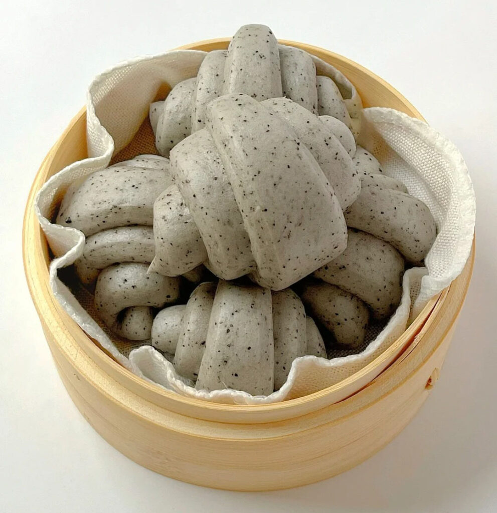  黑芝麻牛角包