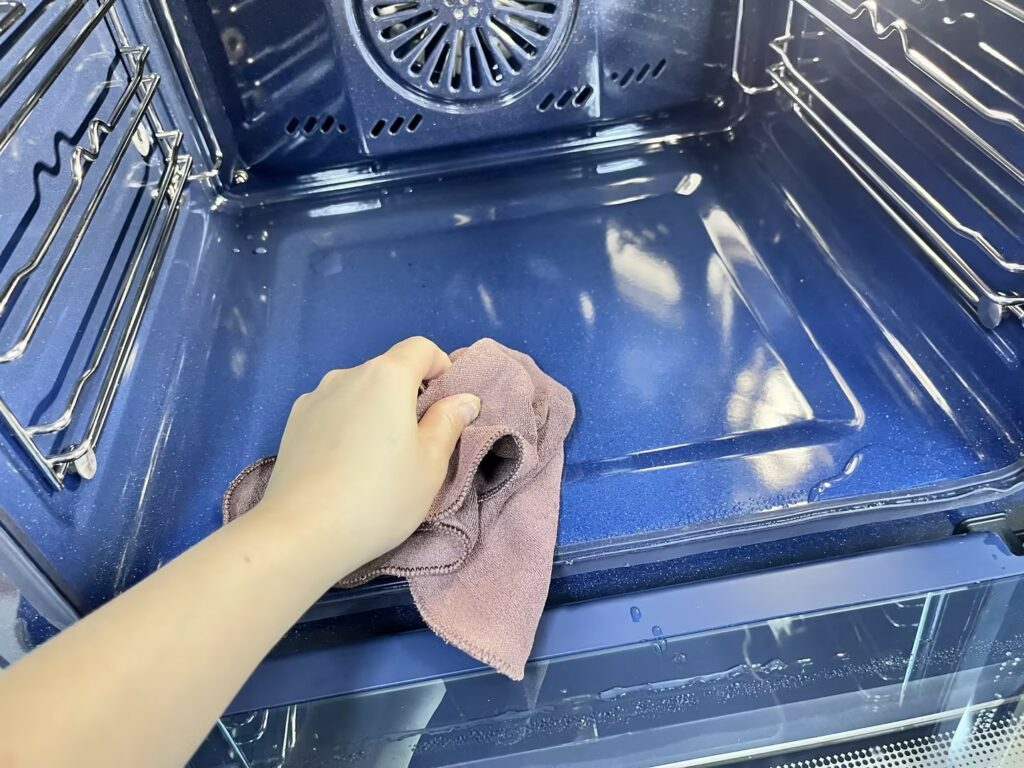 老板蒸烤箱不积水