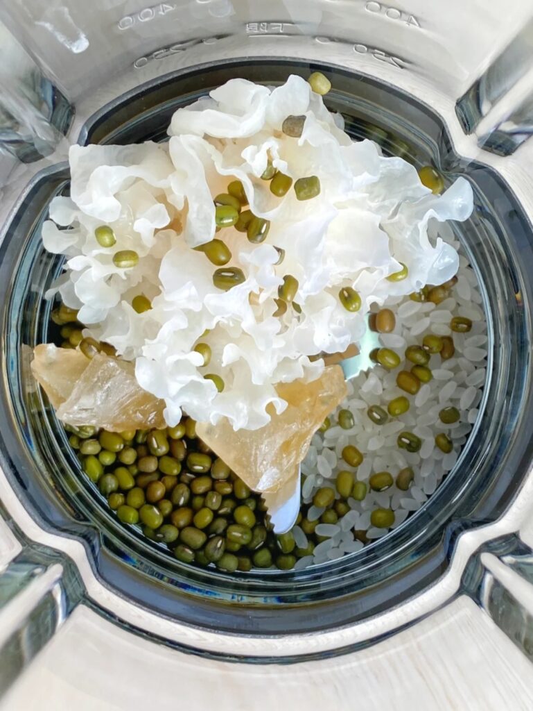 绿豆银耳豆浆
